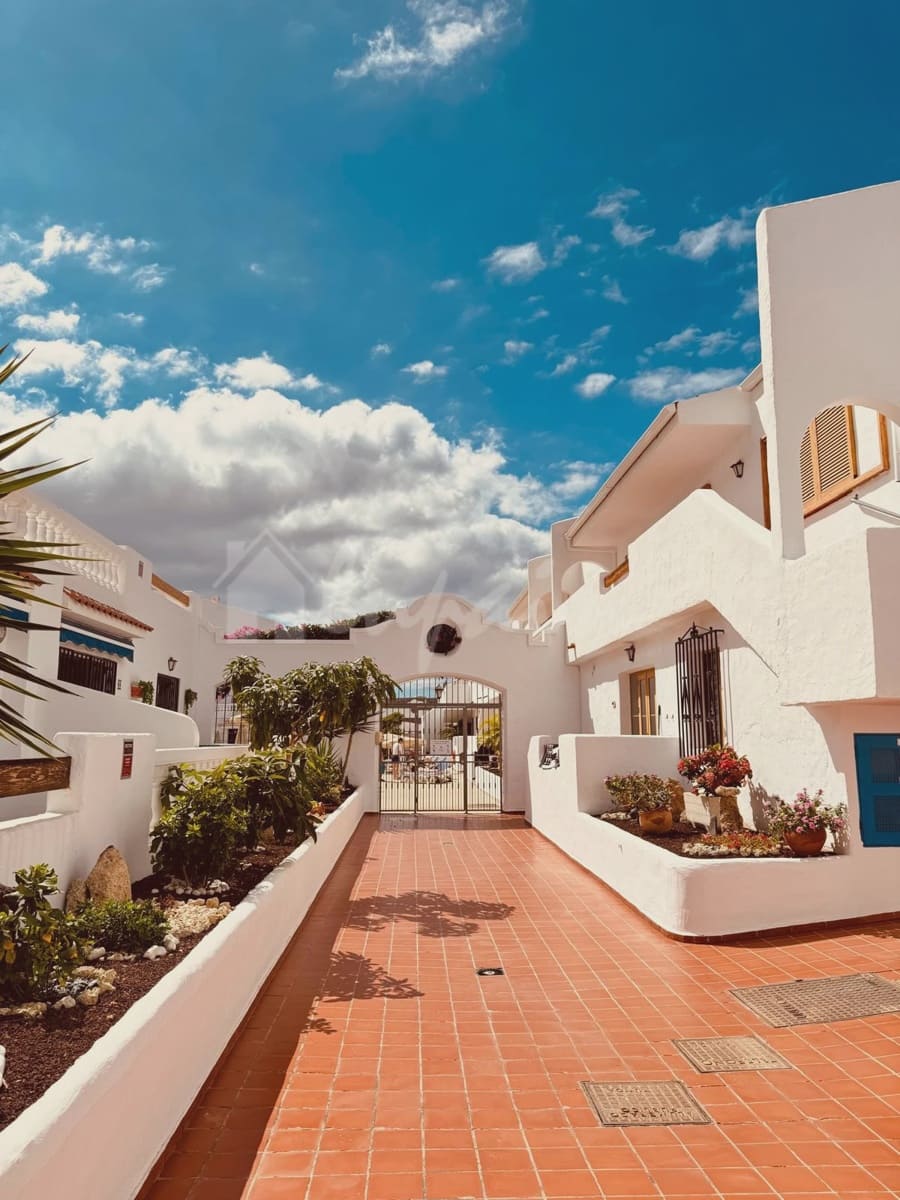 2 sovrum Lägenhet till salu i Los Cristianos med pool - 345 000 € (Ref: 9263559)