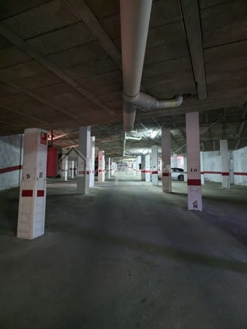 Autotalli myytävänä paikassa San Eugenio, Adeje - 21 500 € (Ref: 9263560)