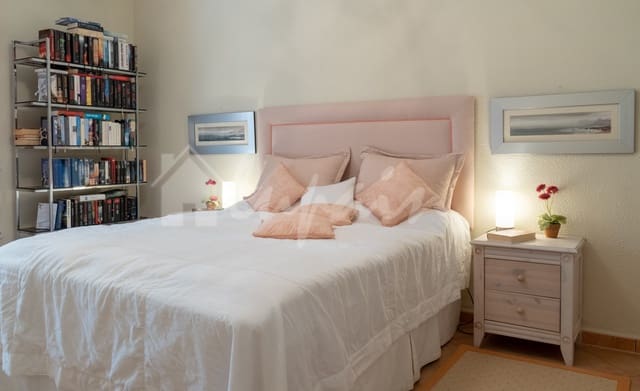 3 soverom Villa til salgs i Playa del Duque, Adeje med svømmebasseng - € 2 800 000 (Ref: 9274659)