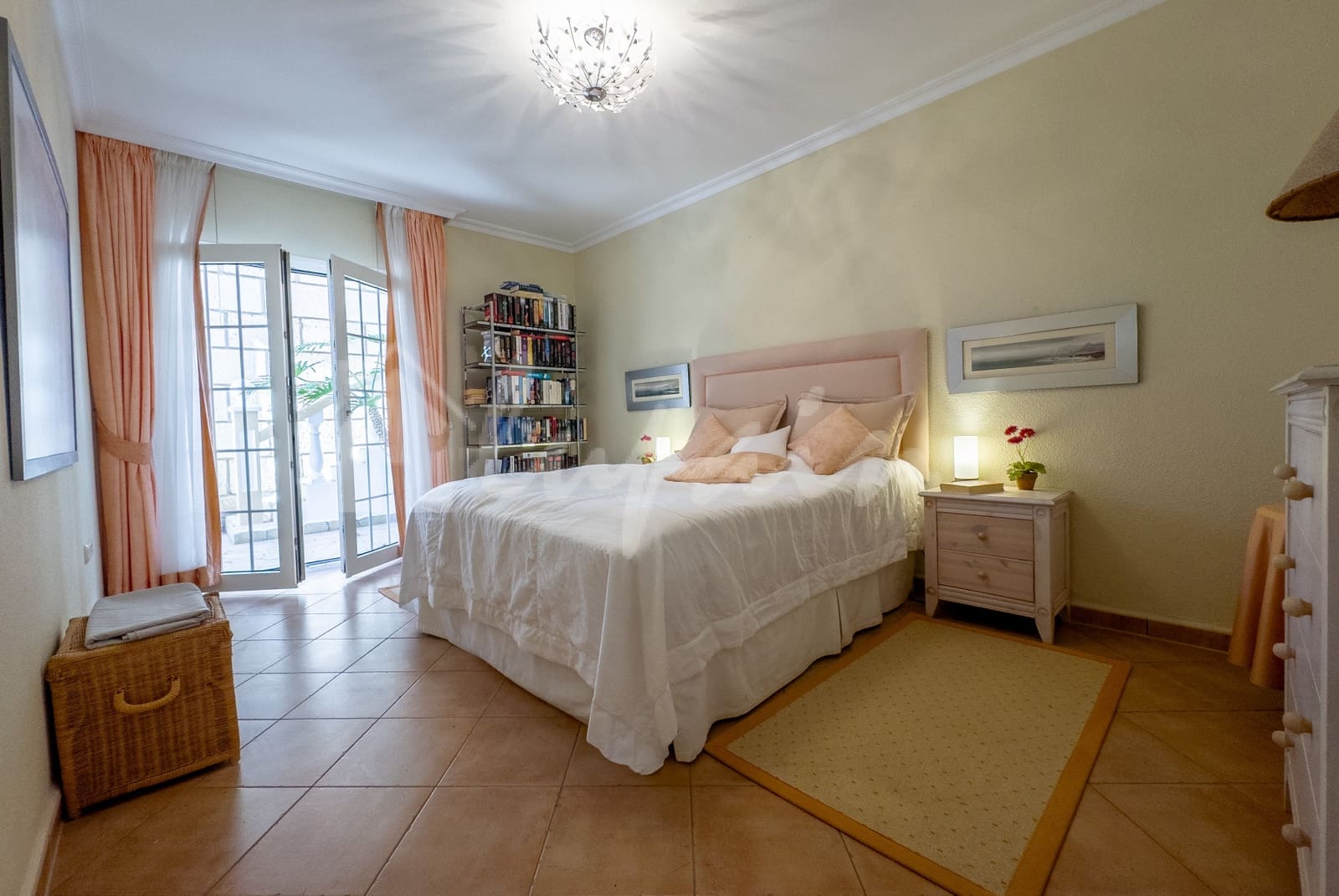 3 bedroom Villa for sale in Playa del Duque with pool garage - € 2,800,000 (Ref: 9274659)