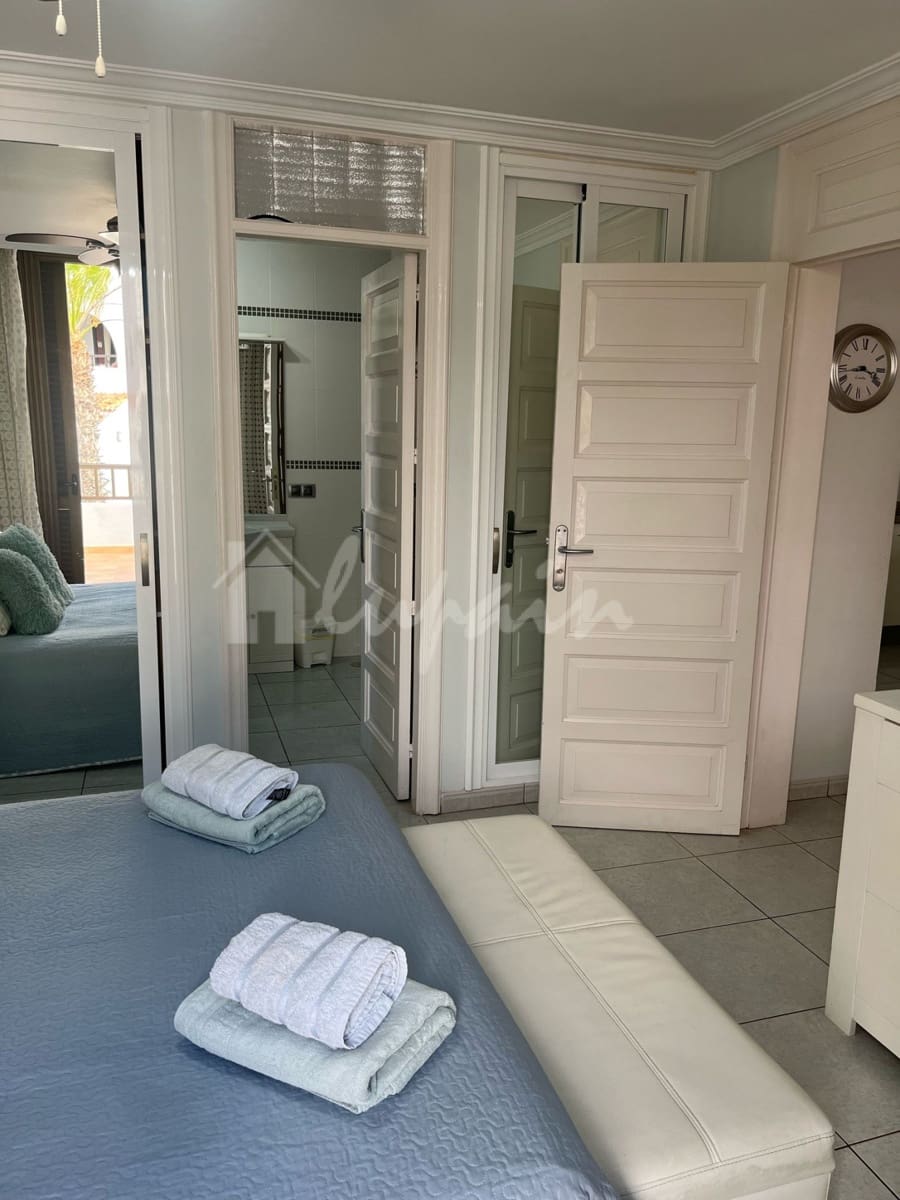 1 soverom Leilighet til salgs i Playa de las Americas med svømmebasseng - € 475 000 (Ref: 9279592)