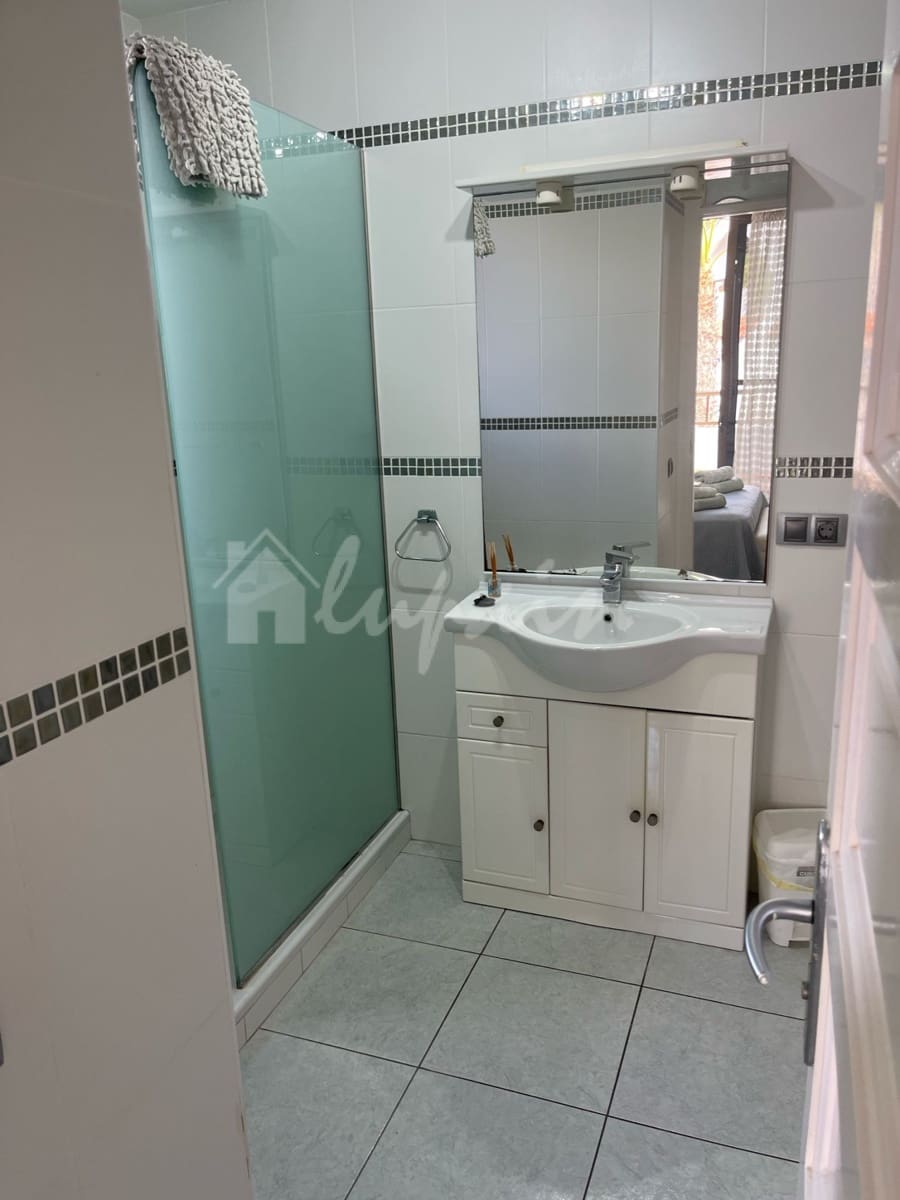 1 soverom Leilighet til salgs i Playa de las Americas med svømmebasseng - € 475 000 (Ref: 9279592)