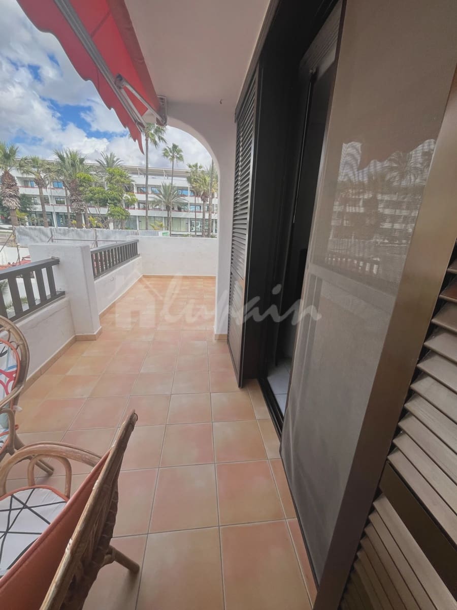 1 bedroom Apartment for sale in Playa de las Americas with pool - € 475,000 (Ref: 9279592)