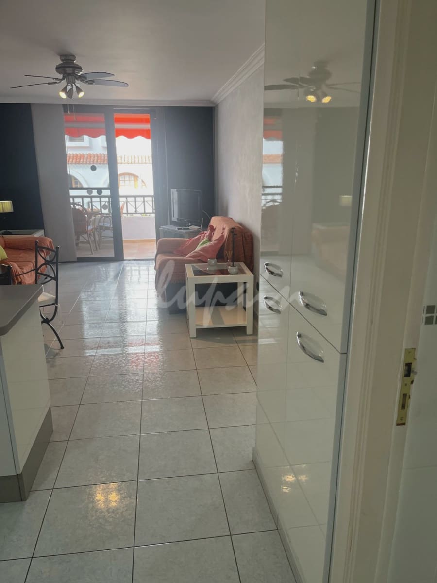 1 bedroom Apartment for sale in Playa de las Americas with pool - € 475,000 (Ref: 9279592)