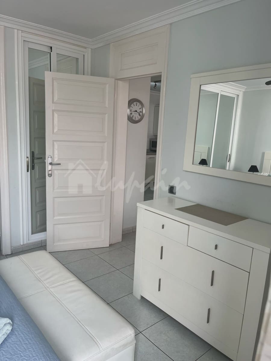 1 bedroom Apartment for sale in Playa de las Americas with pool - € 475,000 (Ref: 9279592)