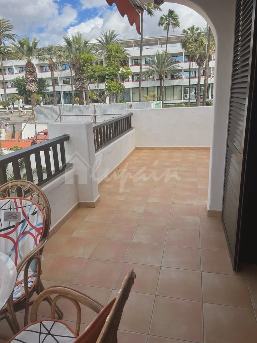 1 bedroom Apartment for sale in Playa de las Americas with pool - € 475,000 (Ref: 9279592)