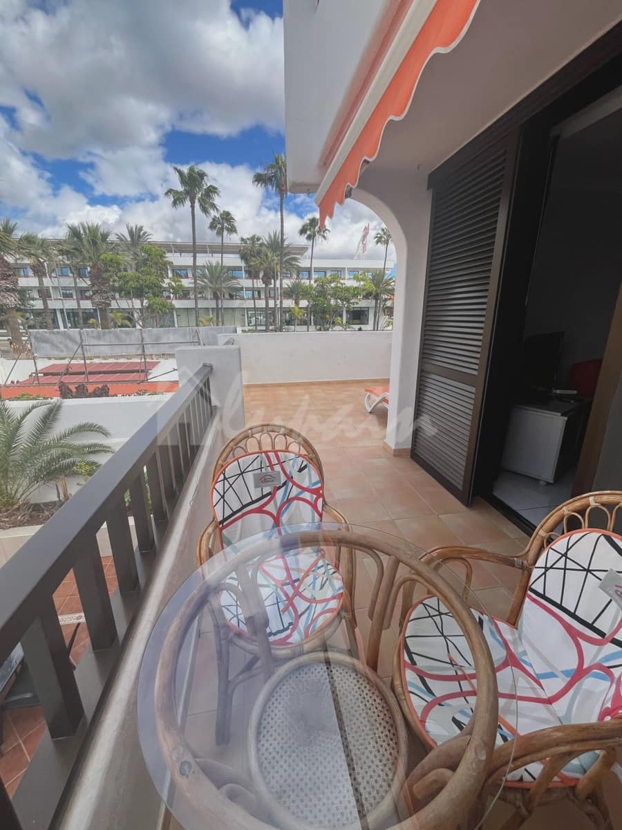 1 bedroom Apartment for sale in Playa de las Americas with pool - € 475,000 (Ref: 9279592)