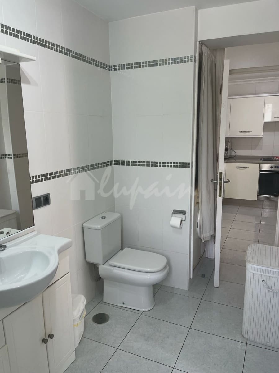 1 bedroom Apartment for sale in Playa de las Americas with pool - € 475,000 (Ref: 9279592)