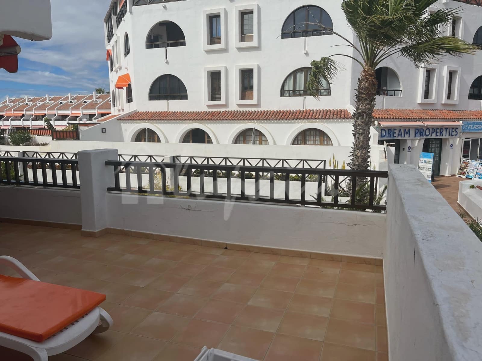 1 bedroom Apartment for sale in Playa de las Americas with pool - € 475,000 (Ref: 9279592)