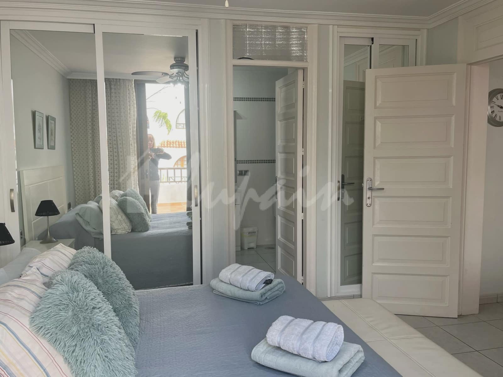 1 bedroom Apartment for sale in Playa de las Americas with pool - € 475,000 (Ref: 9279592)