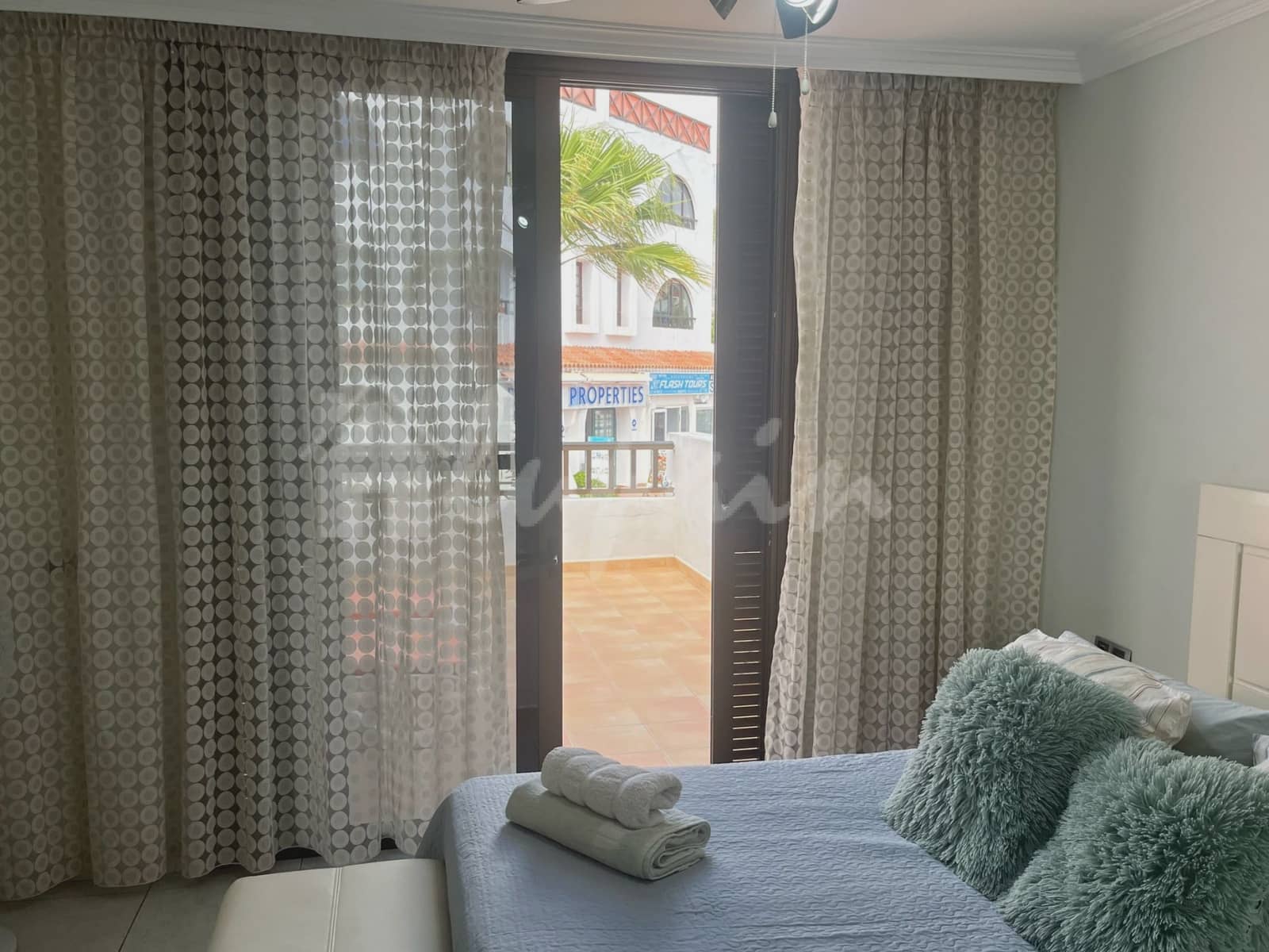 1 bedroom Apartment for sale in Playa de las Americas with pool - € 475,000 (Ref: 9279592)