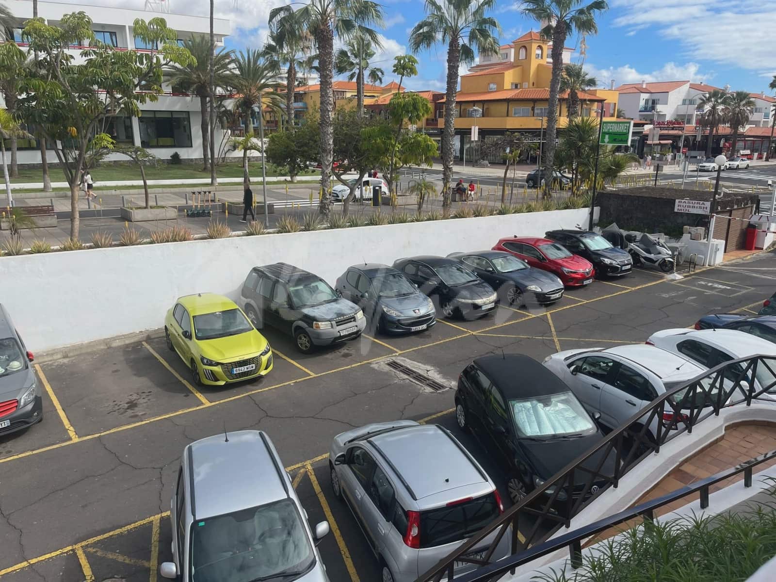 1 bedroom Apartment for sale in Playa de las Americas with pool - € 475,000 (Ref: 9279592)