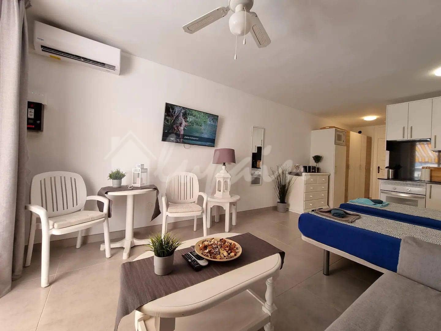 Studio na sprzedaż w Playa de las Americas z basenem - 389 000 € (Ref: 9289461)