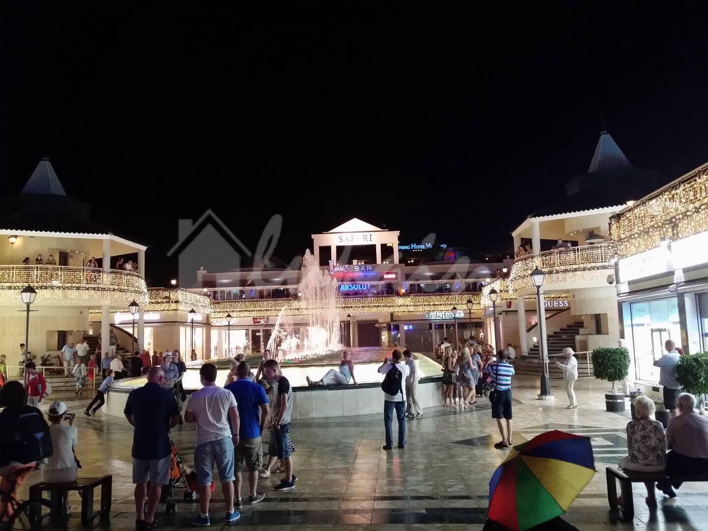 Studio na sprzedaż w Playa de las Americas z basenem - 389 000 € (Ref: 9289461)