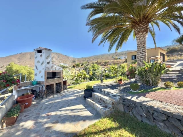 3 bedroom Villa for sale in Vera de Erques, Guía de Isora - € 940,000 (Ref: 9296316)