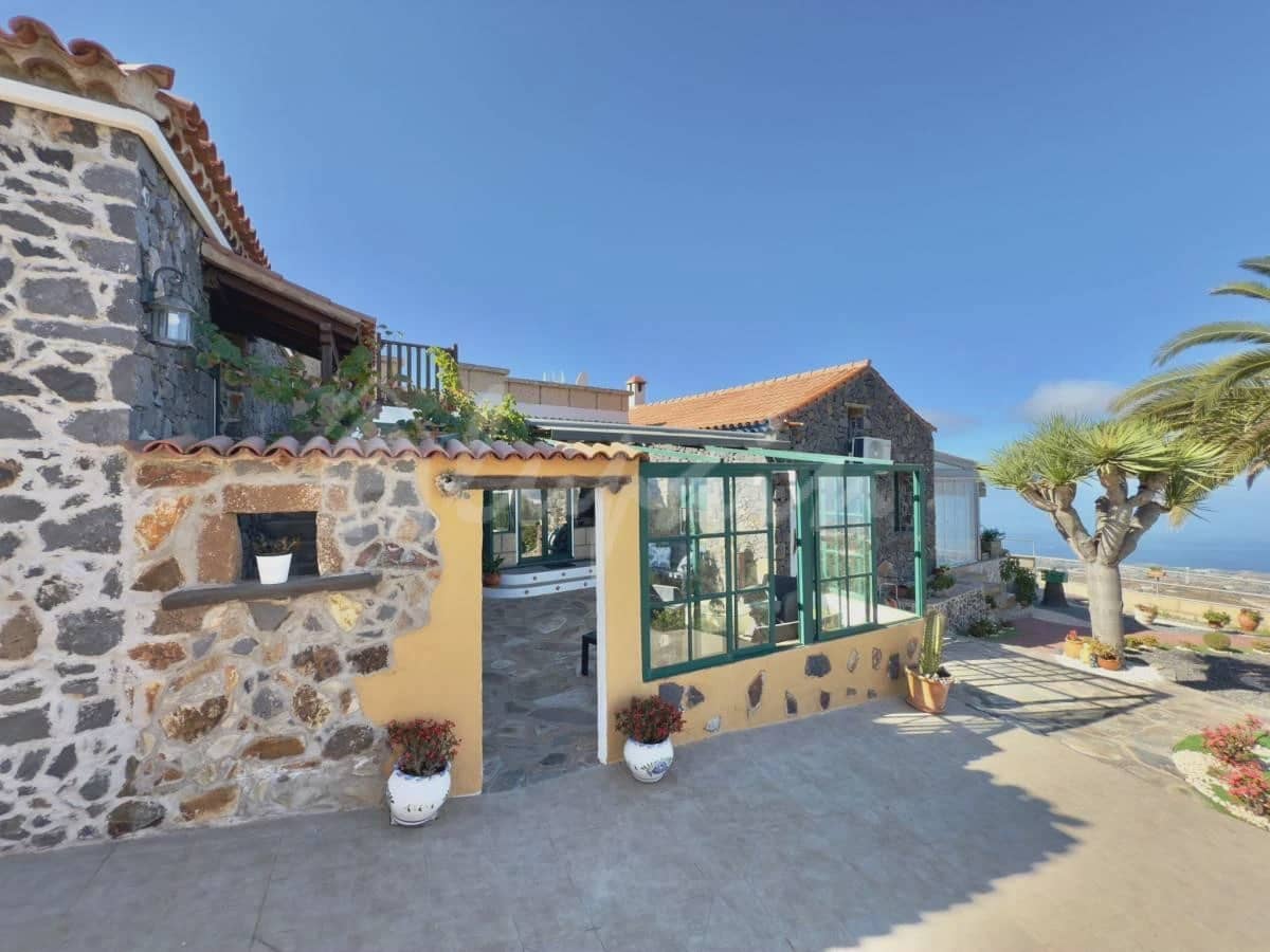 3 bedroom Villa for sale in Vera de Erques - € 940,000 (Ref: 9296316)