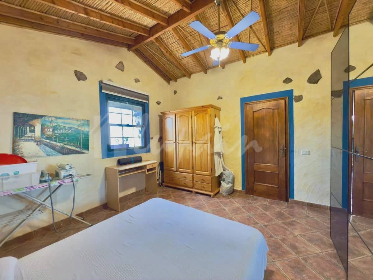 3 bedroom Villa for sale in Vera de Erques - € 940,000 (Ref: 9296316)