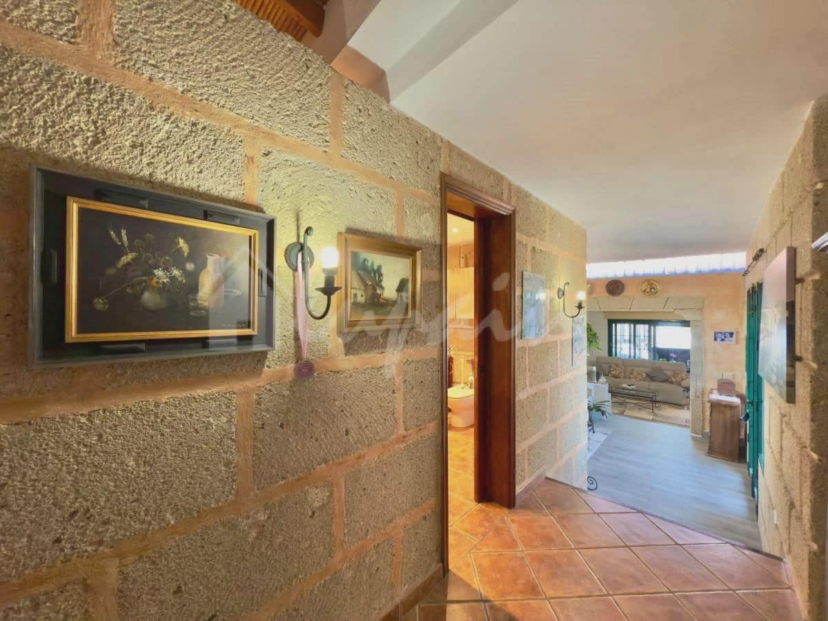 3 bedroom Villa for sale in Vera de Erques - € 940,000 (Ref: 9296316)