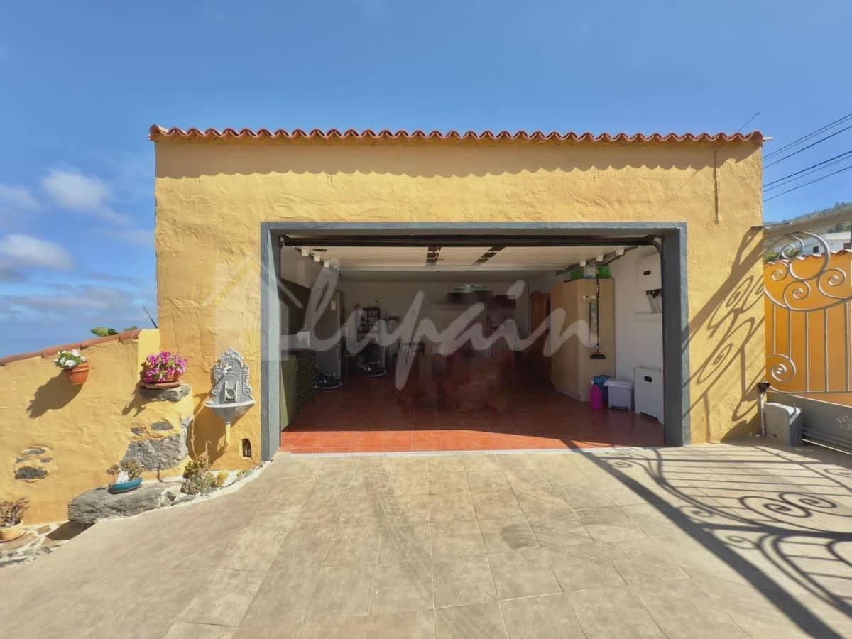 3 bedroom Villa for sale in Vera de Erques - € 940,000 (Ref: 9296316)
