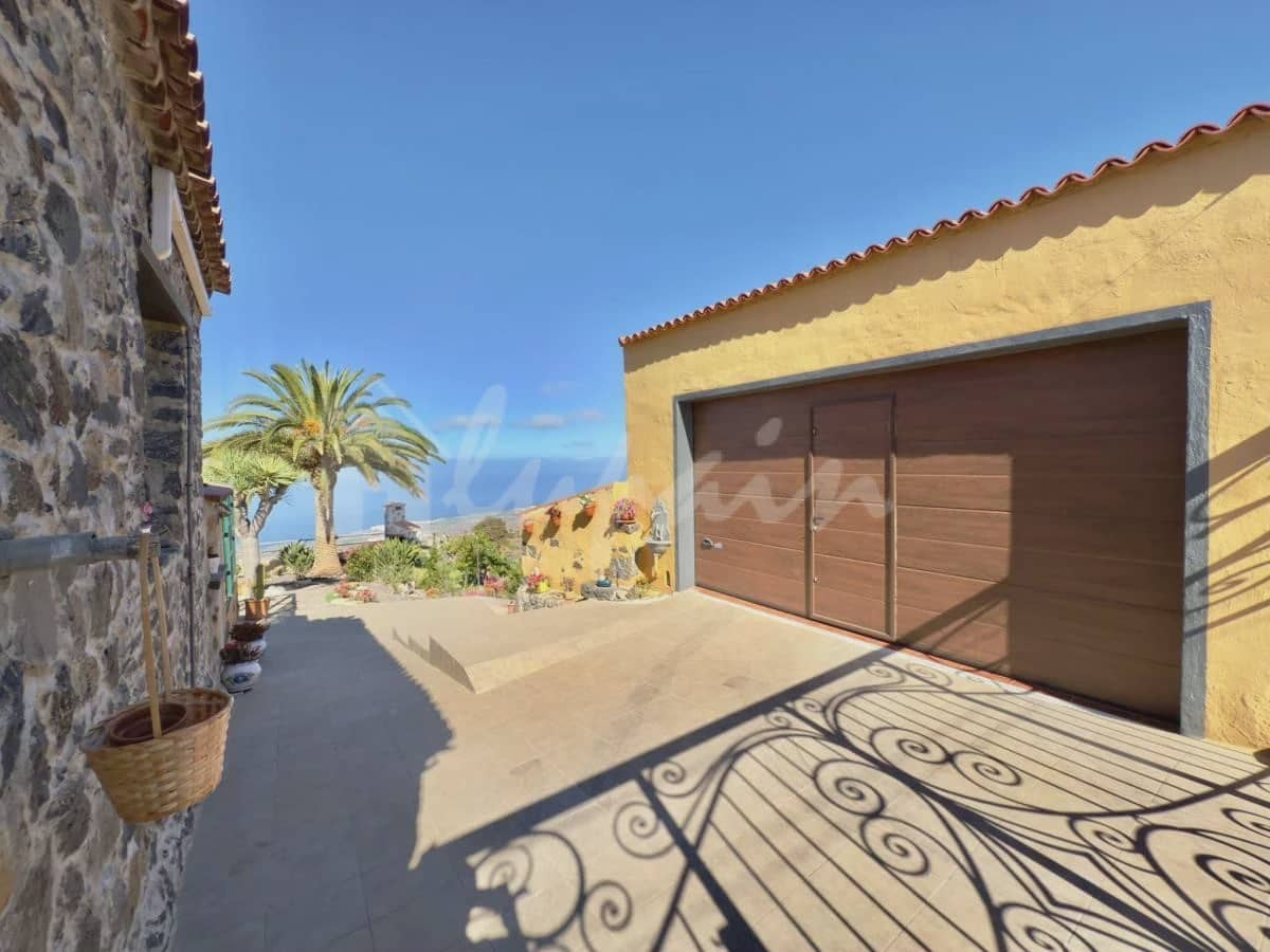 3 bedroom Villa for sale in Vera de Erques - € 940,000 (Ref: 9296316)