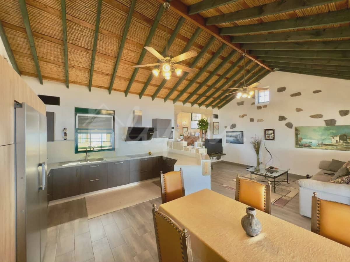 3 bedroom Villa for sale in Vera de Erques - € 940,000 (Ref: 9296316)