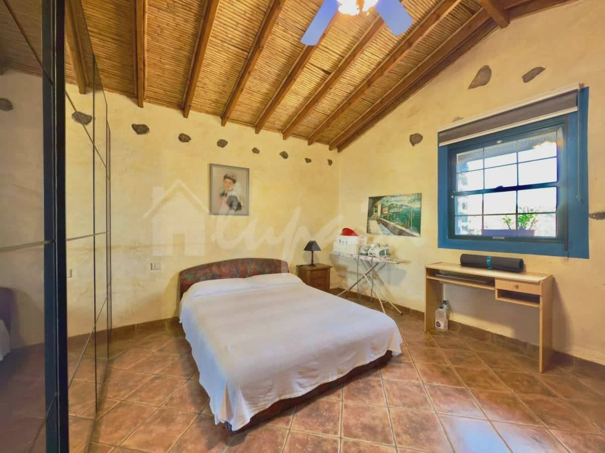 3 bedroom Villa for sale in Vera de Erques - € 940,000 (Ref: 9296316)