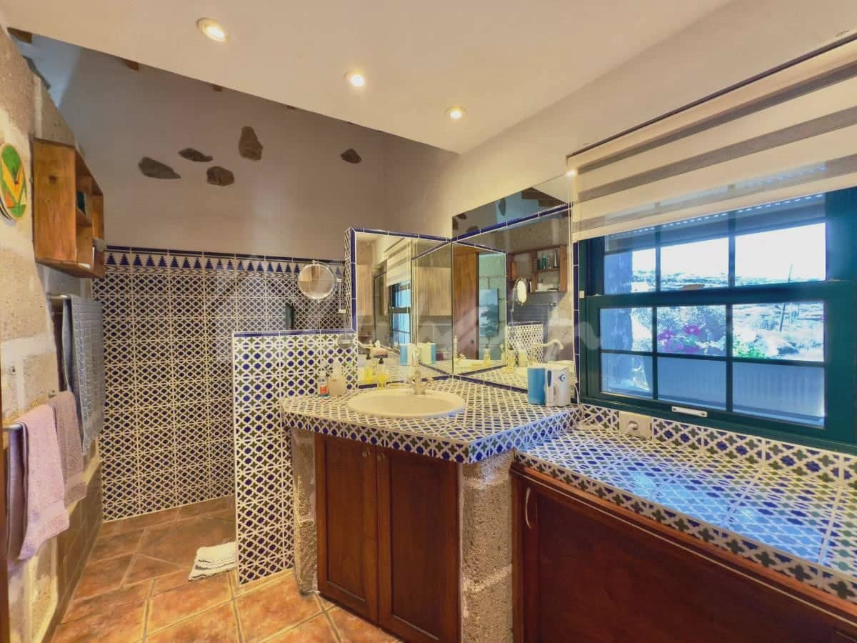 3 bedroom Villa for sale in Vera de Erques - € 940,000 (Ref: 9296316)