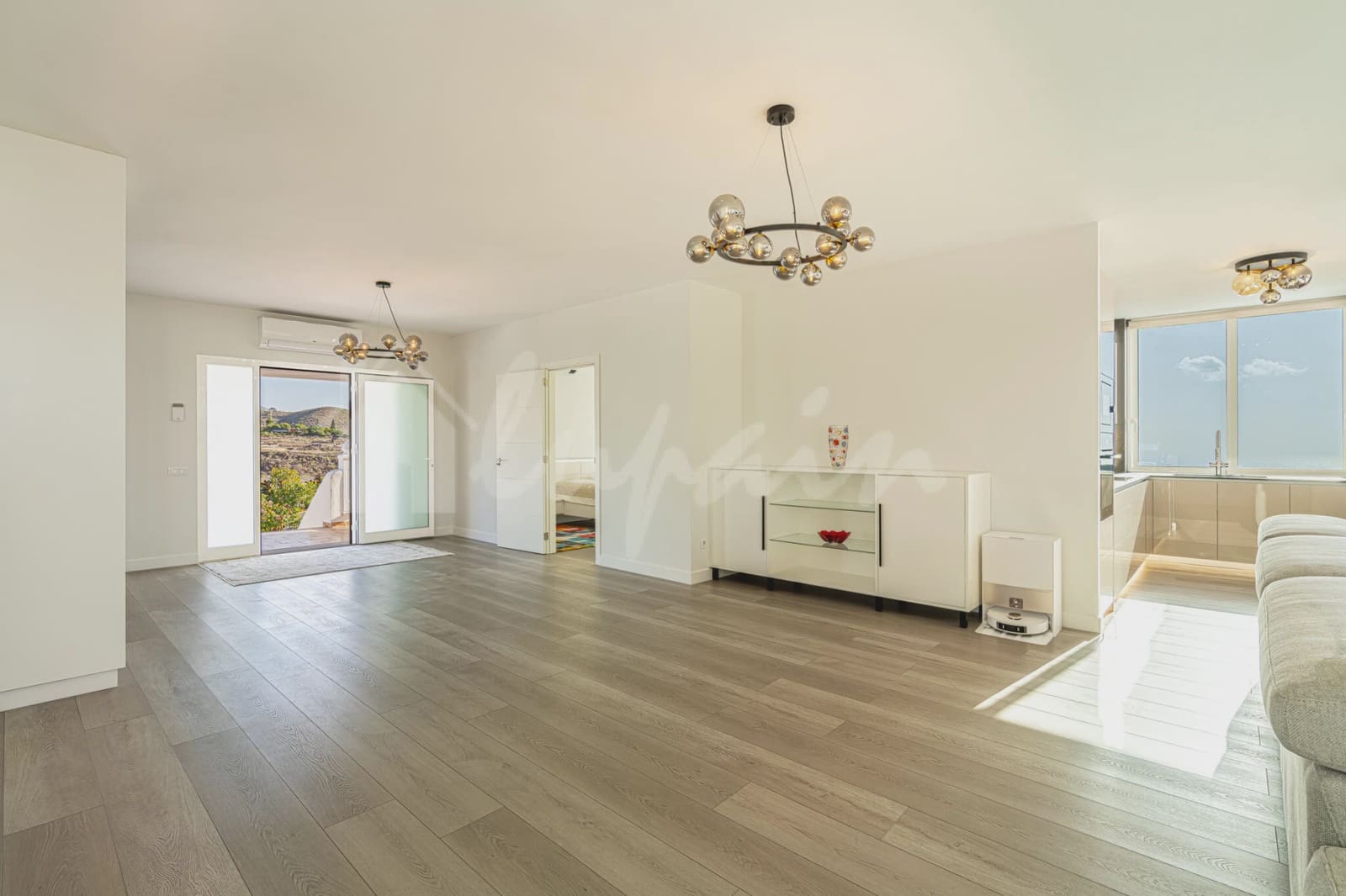 5 bedroom Villa for sale in San Miguel de Abona with pool - € 1,800,000 (Ref: 9296317)