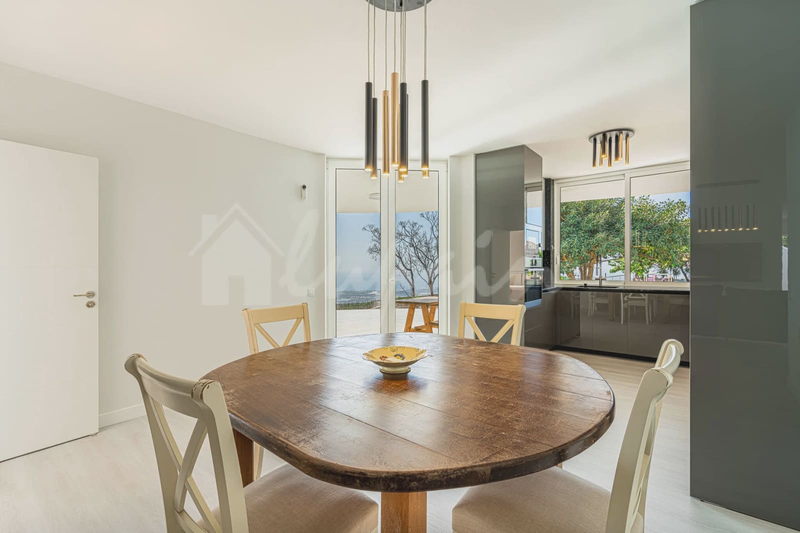 5 bedroom Villa for sale in San Miguel de Abona with pool - € 1,800,000 (Ref: 9296317)