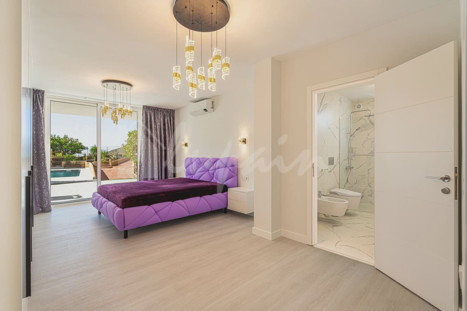 5 bedroom Villa for sale in San Miguel de Abona with pool - € 1,800,000 (Ref: 9296317)