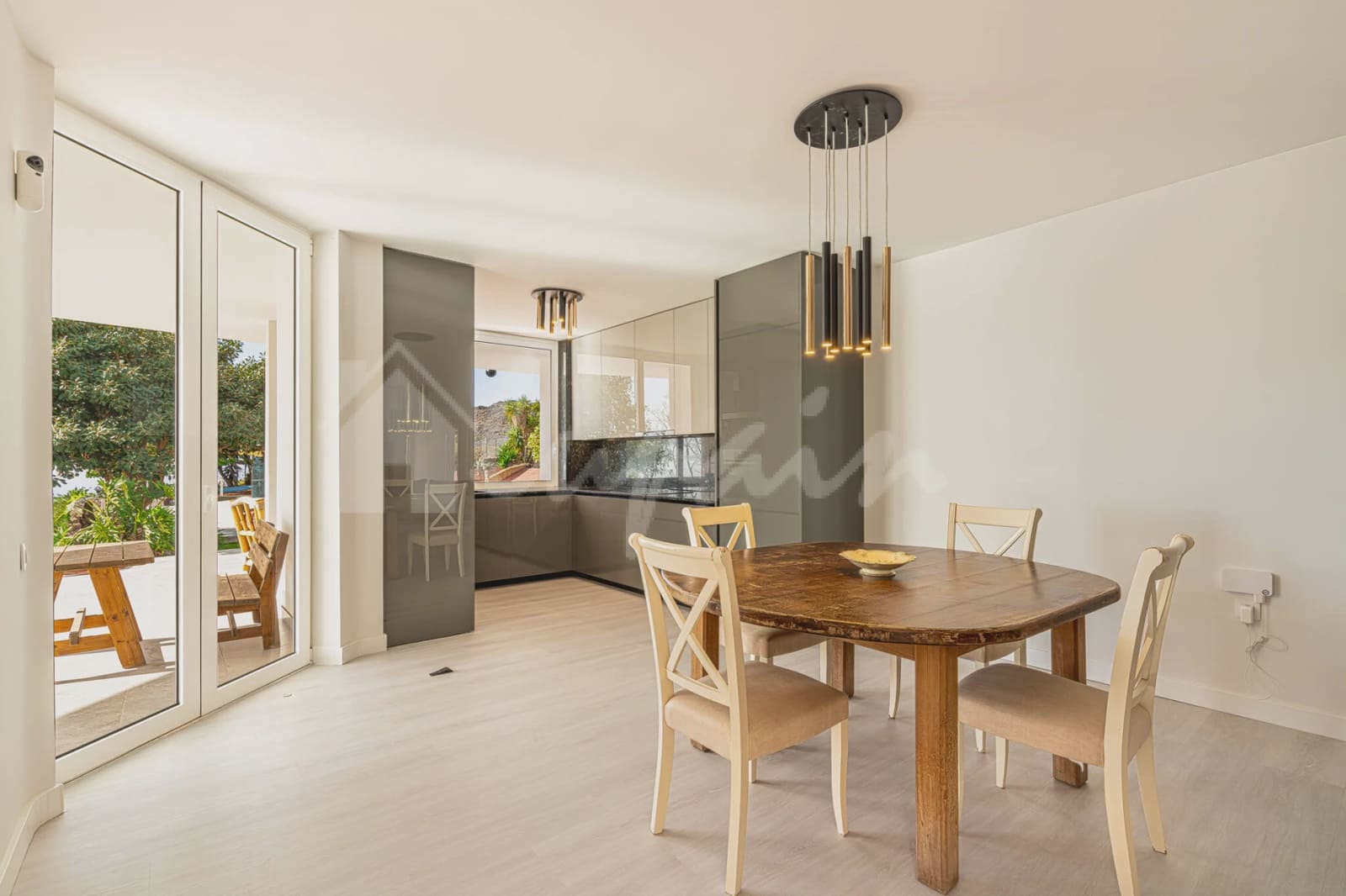 5 bedroom Villa for sale in San Miguel de Abona with pool - € 1,800,000 (Ref: 9296317)