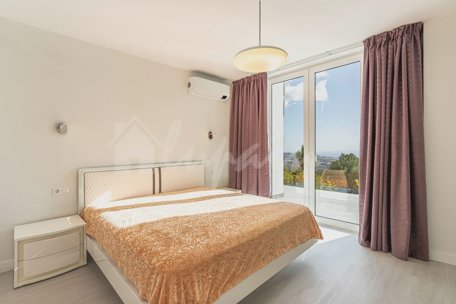 5 bedroom Villa for sale in San Miguel de Abona with pool - € 1,800,000 (Ref: 9296317)