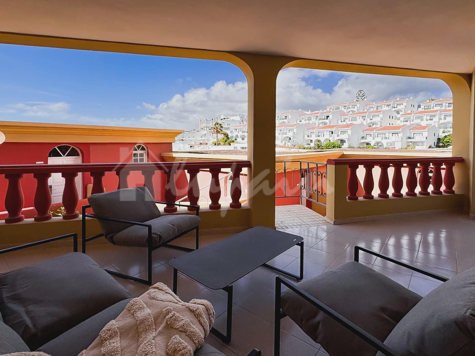 1 slaapkamer Appartement te koop in San Eugenio met zwembad - € 250.000 (Ref: 9319846)