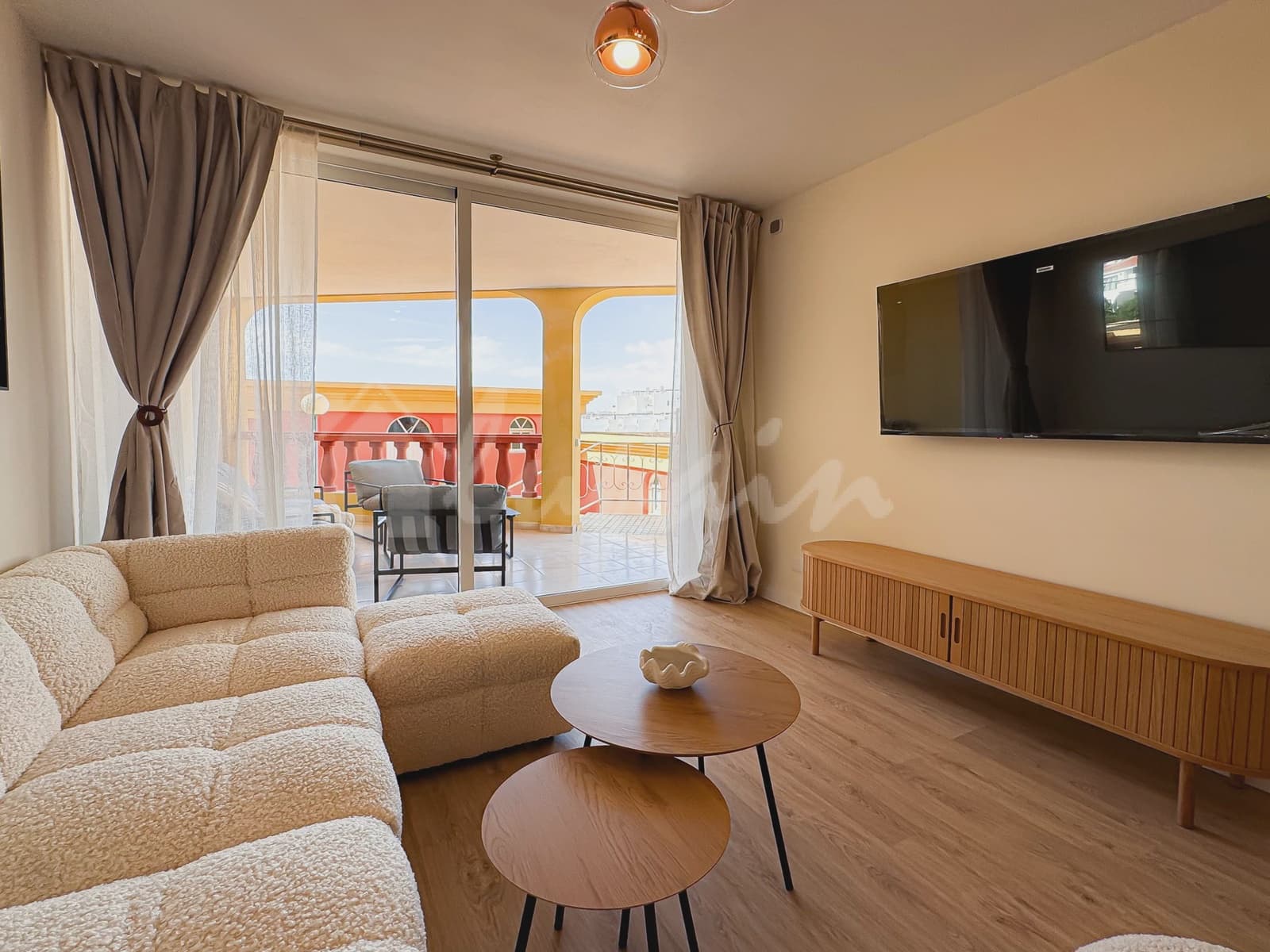 1 slaapkamer Appartement te koop in San Eugenio met zwembad - € 250.000 (Ref: 9319846)