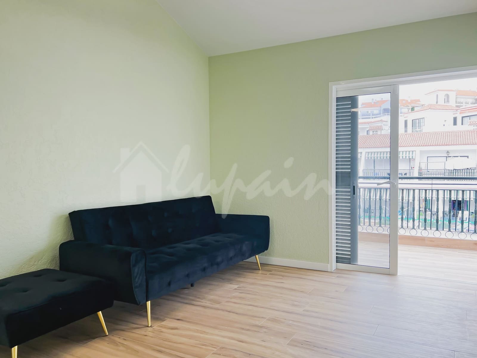 1 bedroom Apartment for sale in Los Cristianos with pool - € 269,000 (Ref: 9330058)