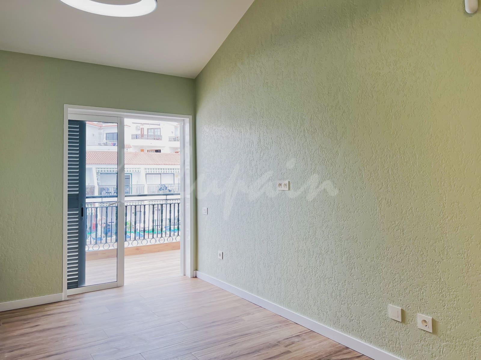 1 bedroom Apartment for sale in Los Cristianos with pool - € 269,000 (Ref: 9330058)