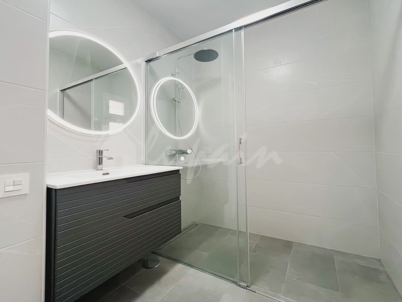 1 bedroom Apartment for sale in Los Cristianos with pool - € 269,000 (Ref: 9330058)