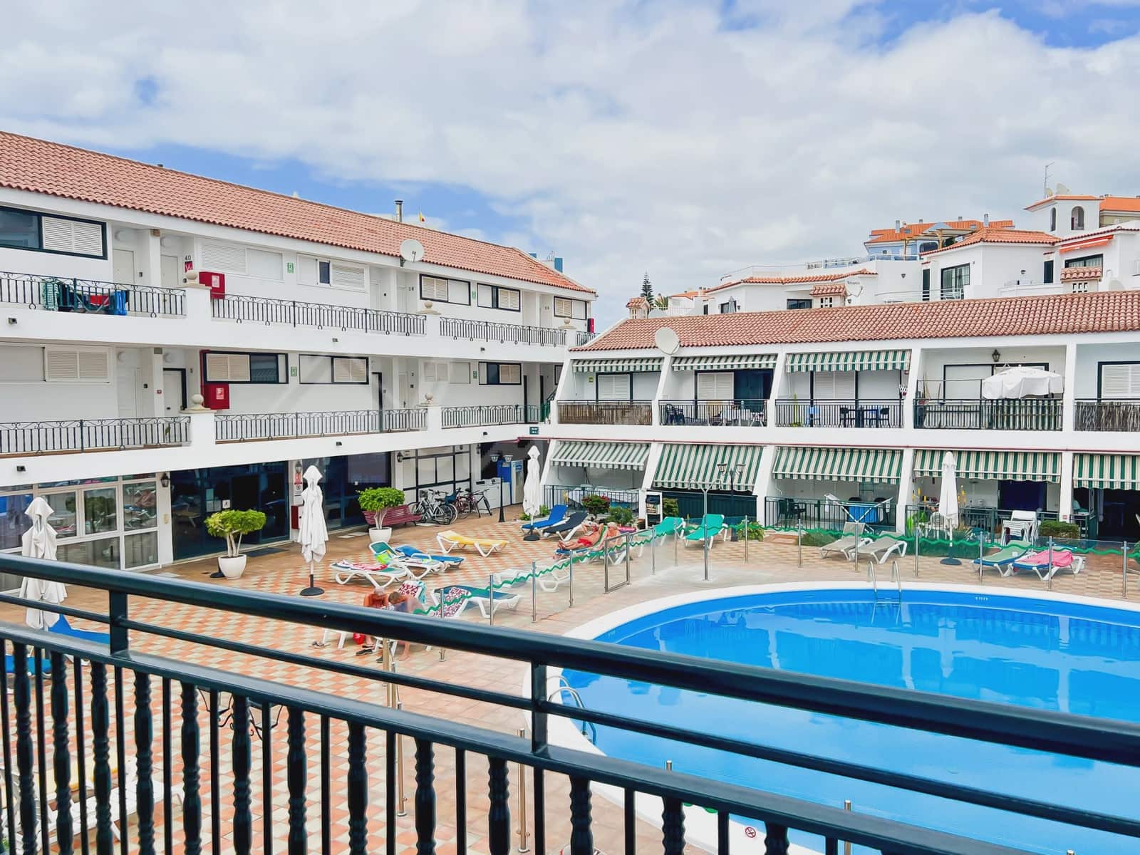 1 bedroom Apartment for sale in Los Cristianos with pool - € 269,000 (Ref: 9330058)