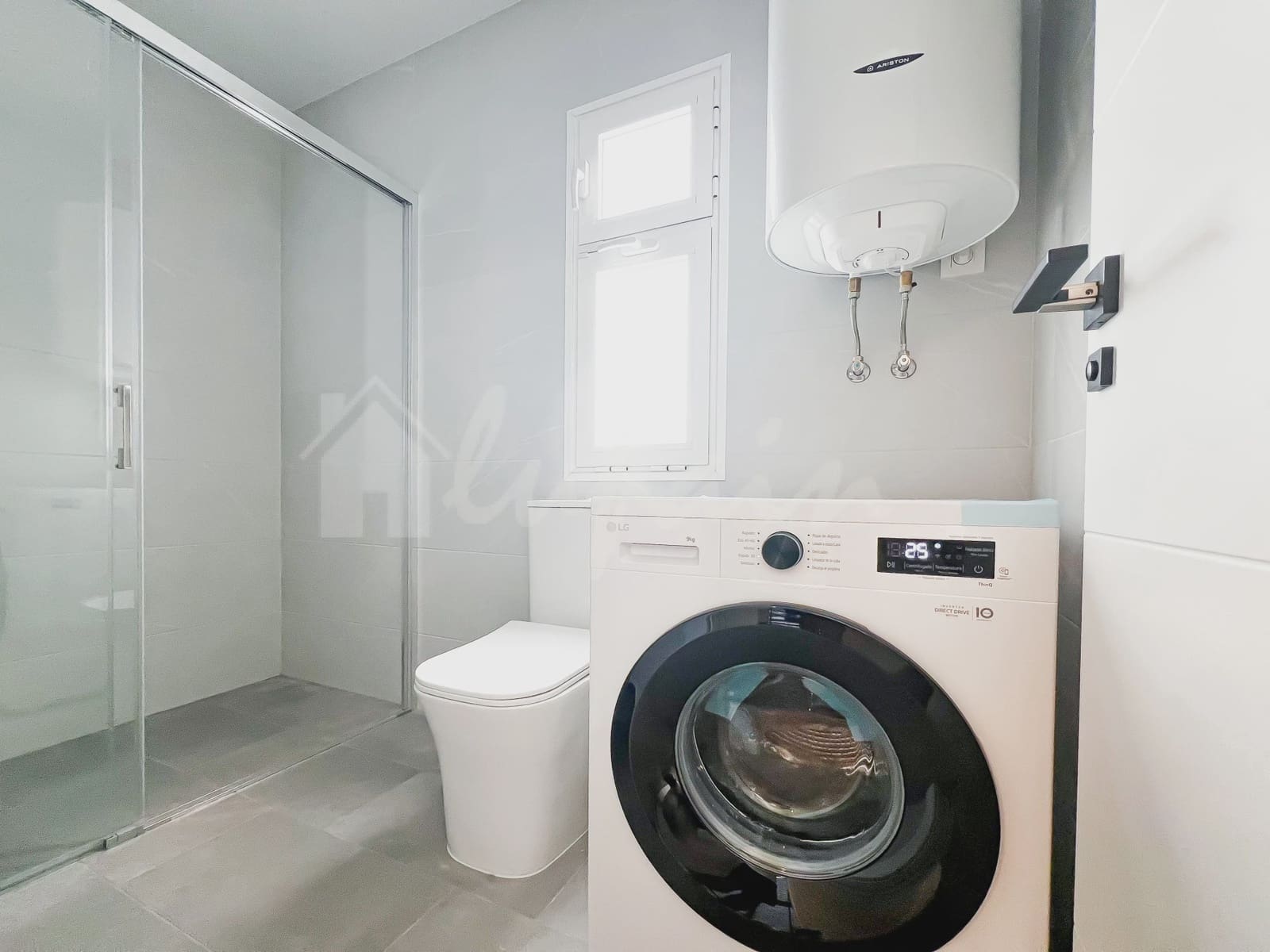 1 bedroom Apartment for sale in Los Cristianos with pool - € 269,000 (Ref: 9330058)