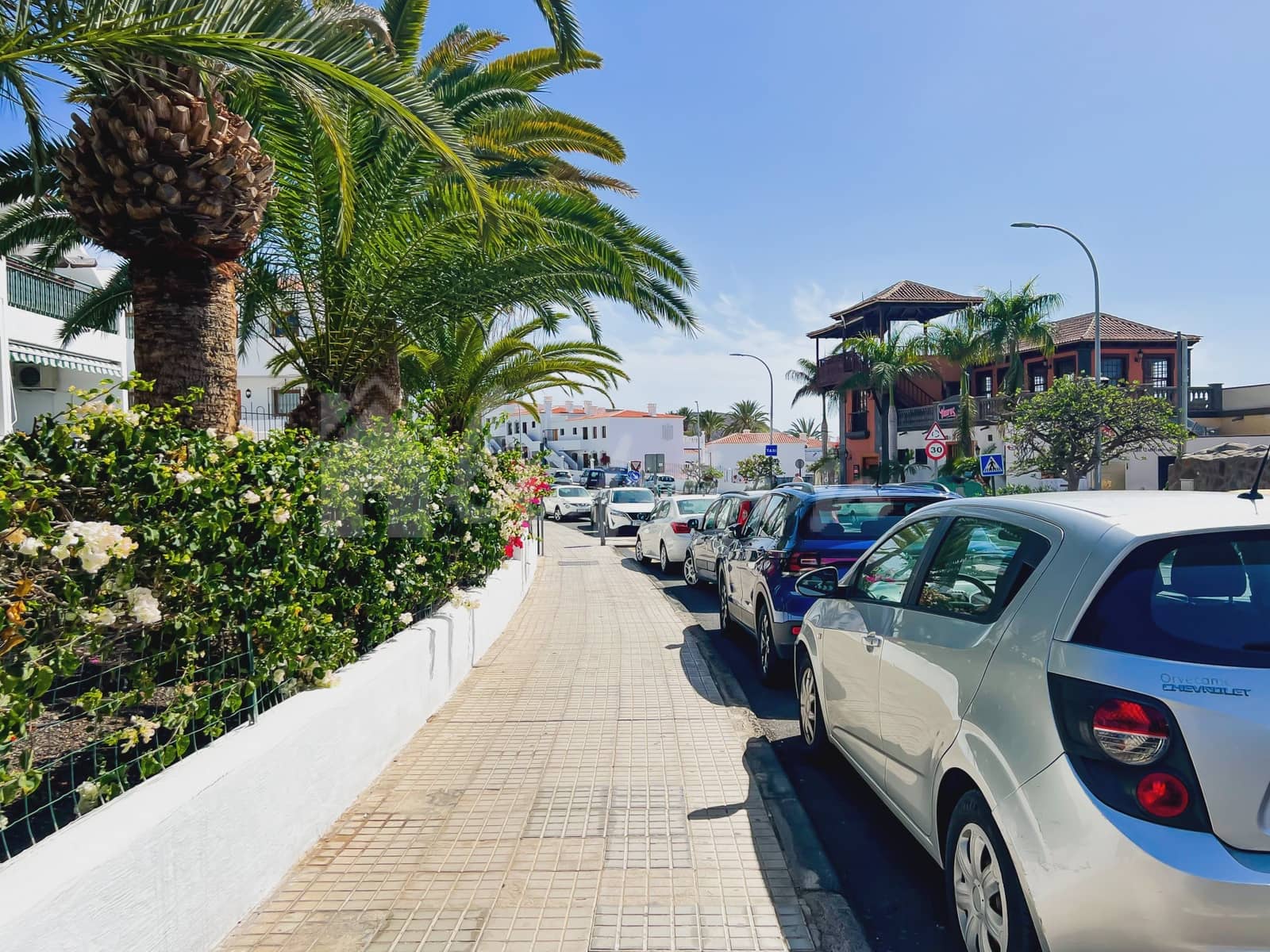 1 bedroom Apartment for sale in Los Cristianos with pool - € 269,000 (Ref: 9330058)