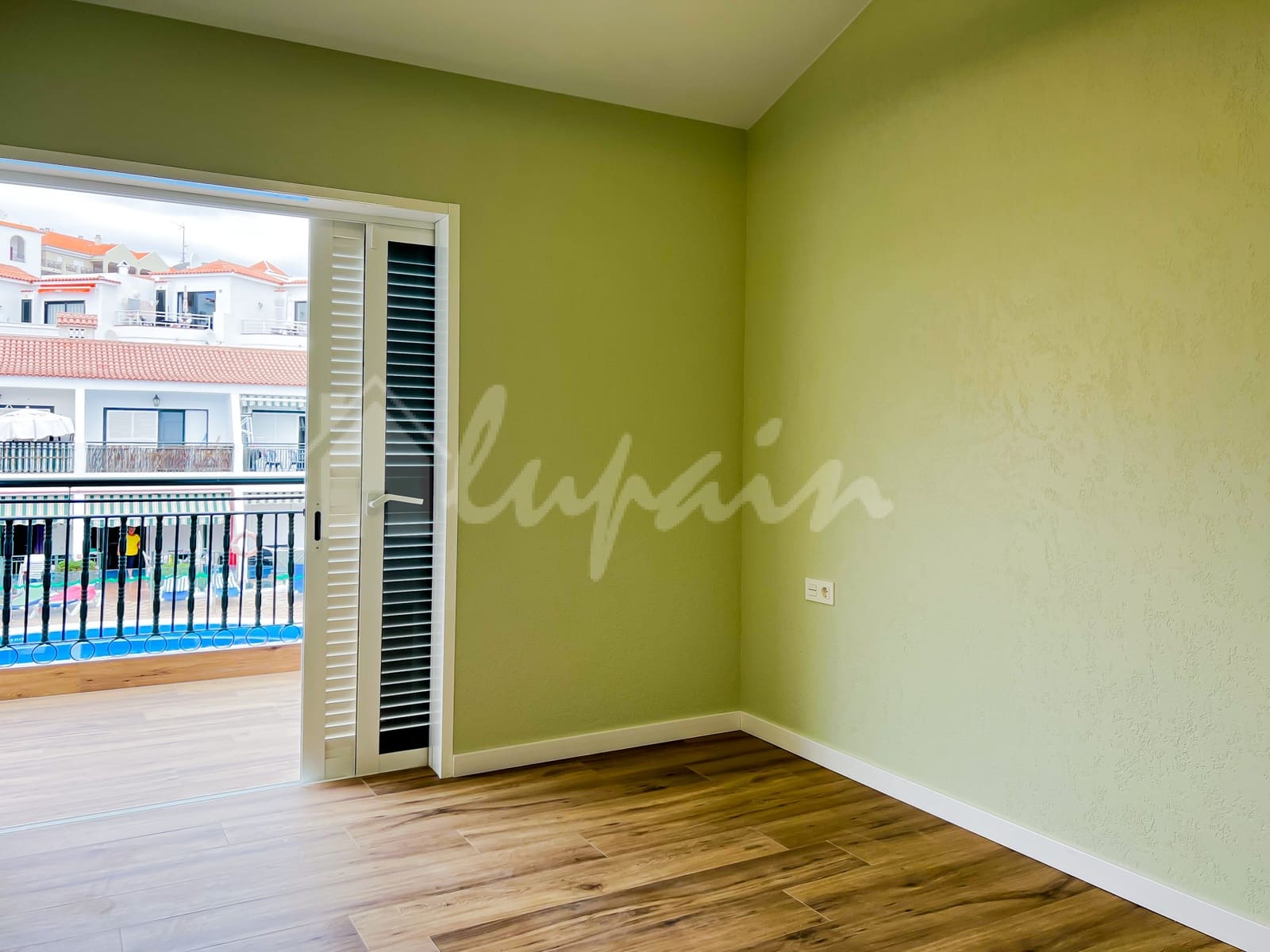 1 soverom Leilighet til salgs i Los Cristianos med svømmebasseng - € 269 000 (Ref: 9330058)