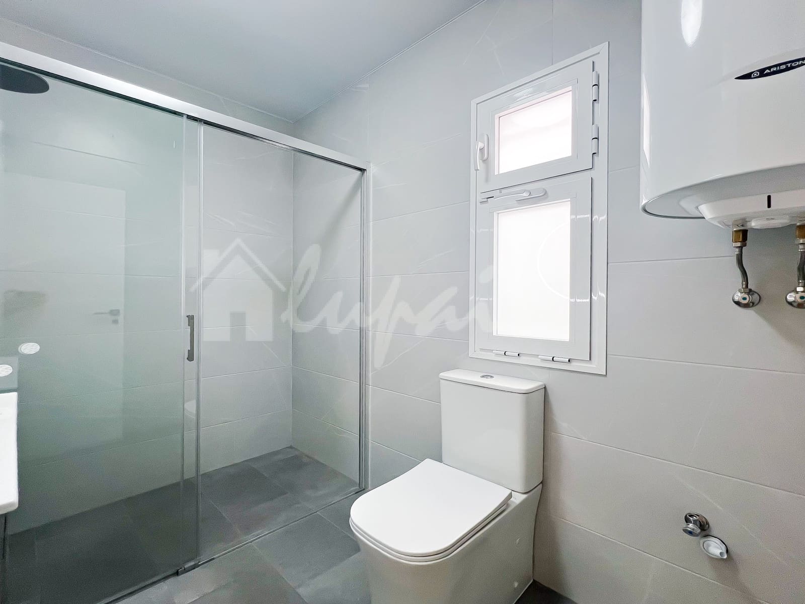 1 soverom Leilighet til salgs i Los Cristianos med svømmebasseng - € 269 000 (Ref: 9330058)