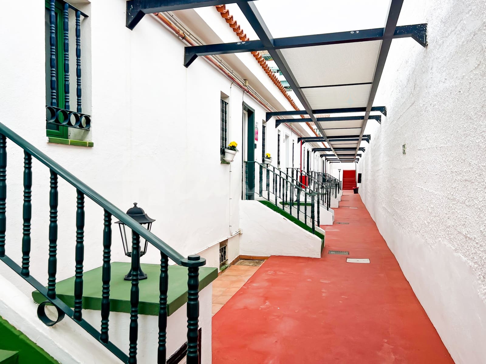 1 soverom Leilighet til salgs i Los Cristianos med svømmebasseng - € 269 000 (Ref: 9330058)