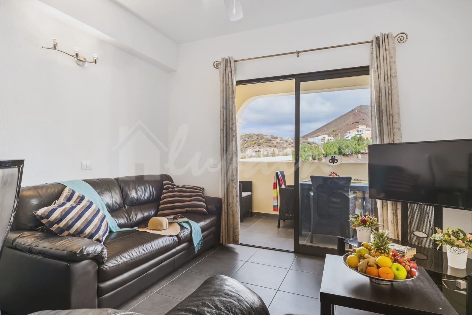 2 soveværelse Lejlighed til salg i Los Cristianos med swimmingpool - € 367.000 (Ref: 9330060)