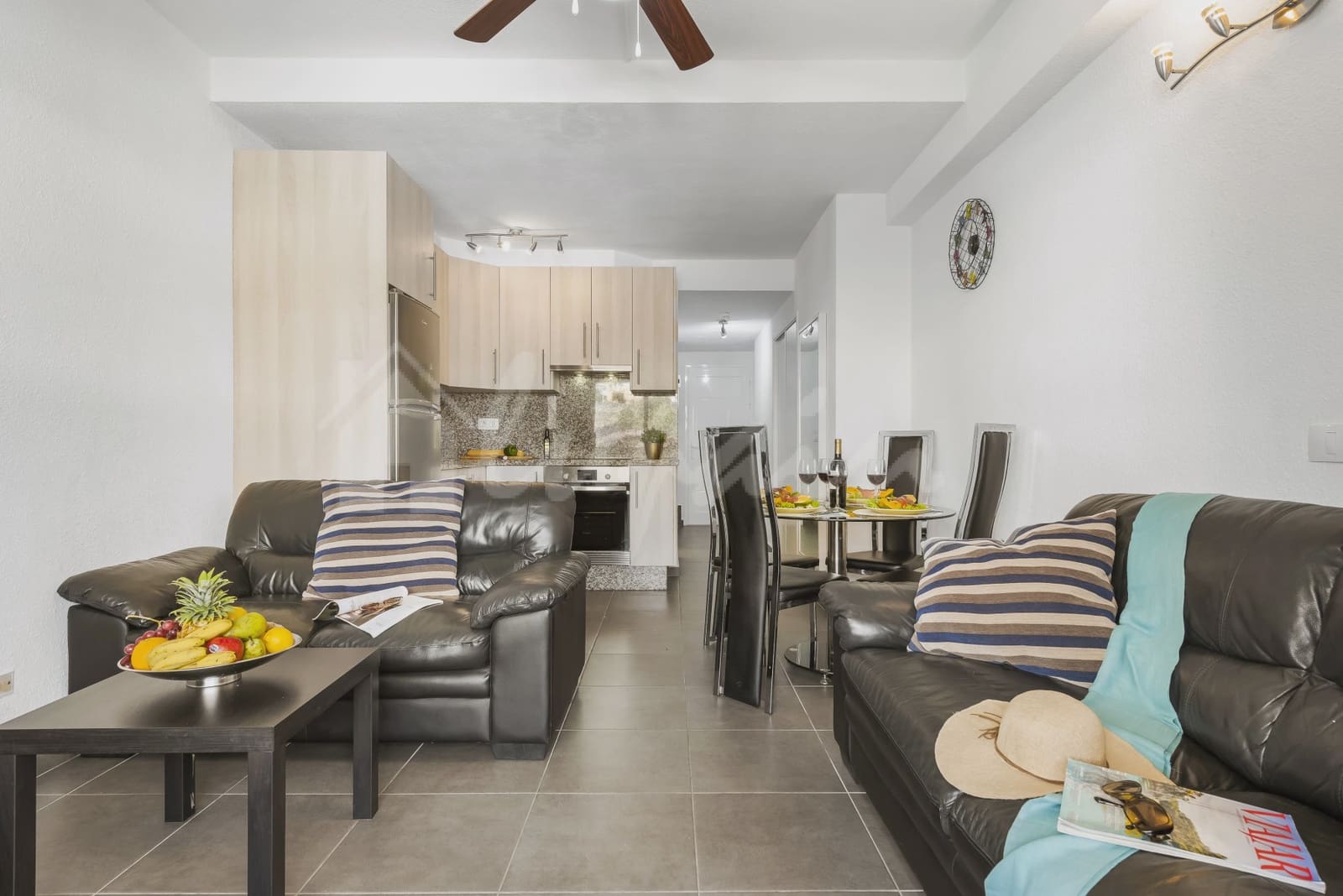 2 soveværelse Lejlighed til salg i Los Cristianos med swimmingpool - € 367.000 (Ref: 9330060)