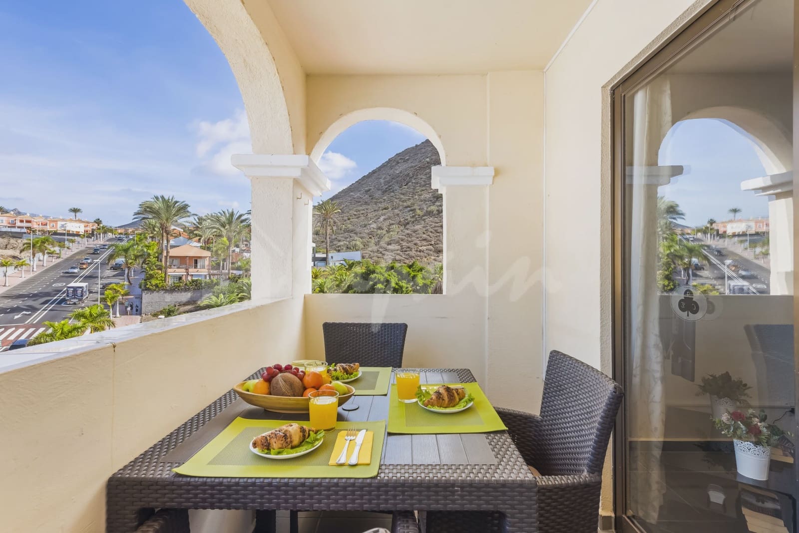 2 soveværelse Lejlighed til salg i Los Cristianos med swimmingpool - € 367.000 (Ref: 9330060)