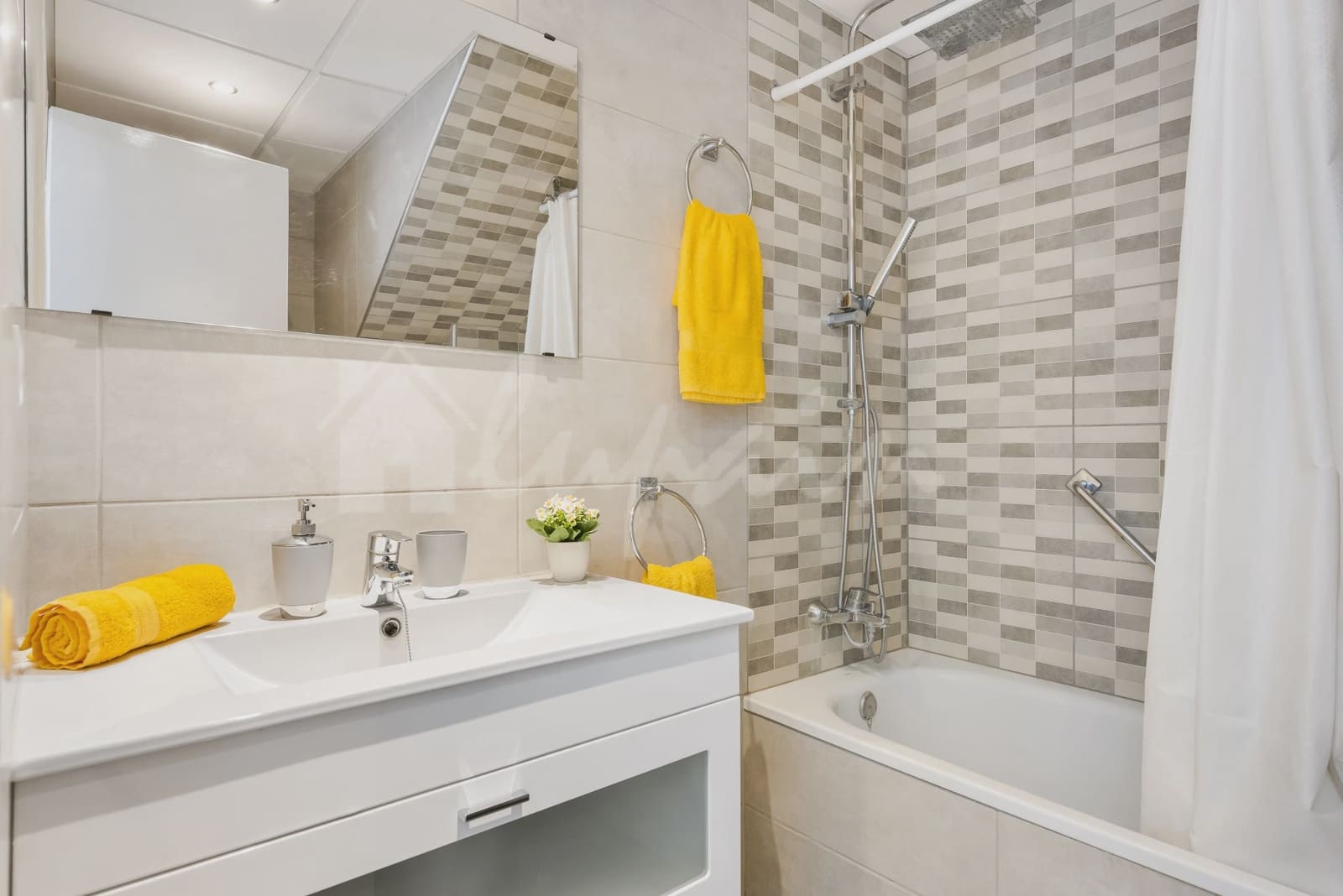 2 soveværelse Lejlighed til salg i Los Cristianos med swimmingpool - € 367.000 (Ref: 9330060)