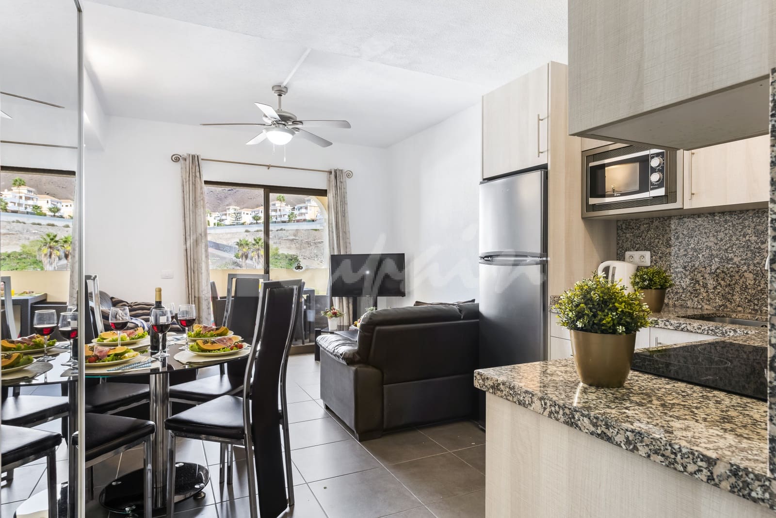 2 soverom Leilighet til salgs i Los Cristianos med svømmebasseng - € 367 000 (Ref: 9330060)