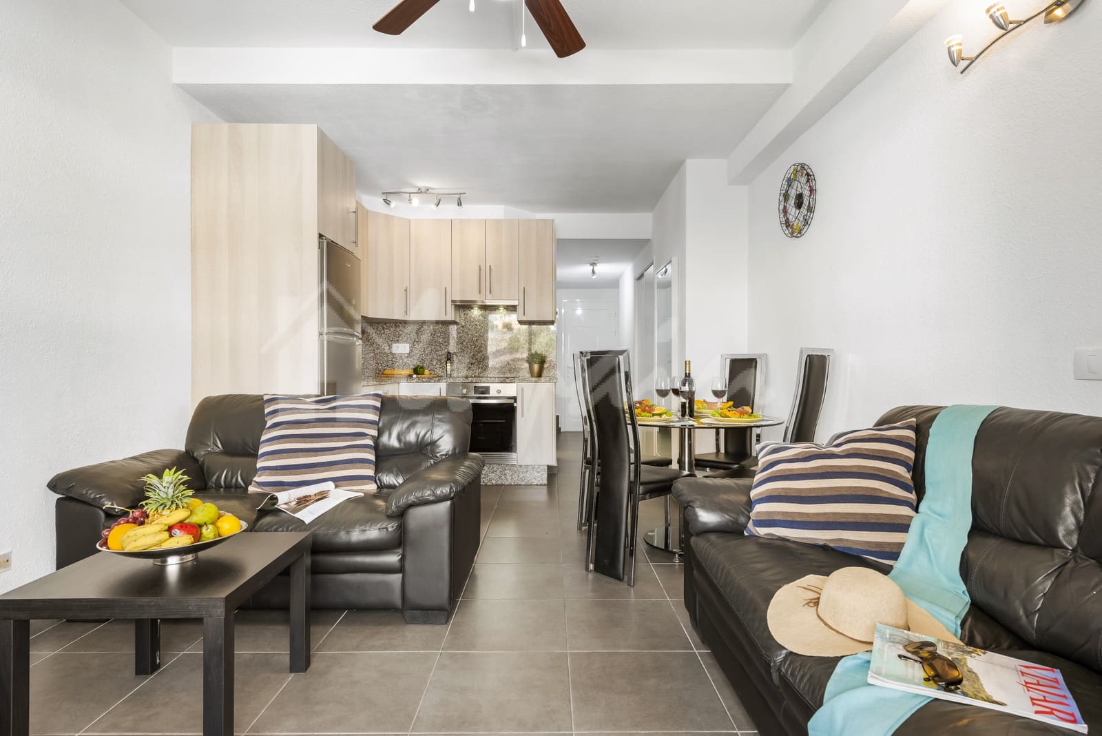 2 soverom Leilighet til salgs i Los Cristianos med svømmebasseng - € 367 000 (Ref: 9330060)