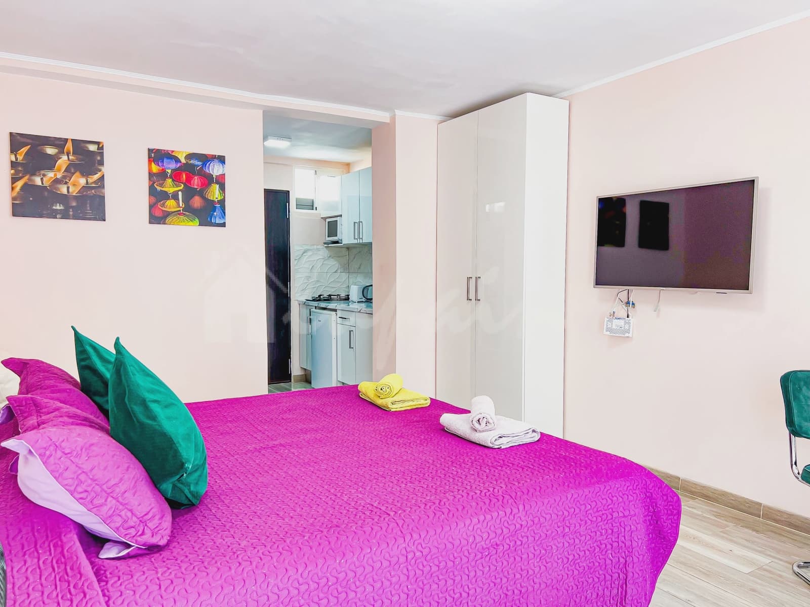 Apartment for sale in Playa de las Americas with pool - € 240,000 (Ref: 9330062)